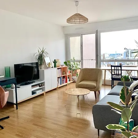 Appartamento 20e, 70m2 Calme Et Lumineux Avec 2 Balcons Parigi